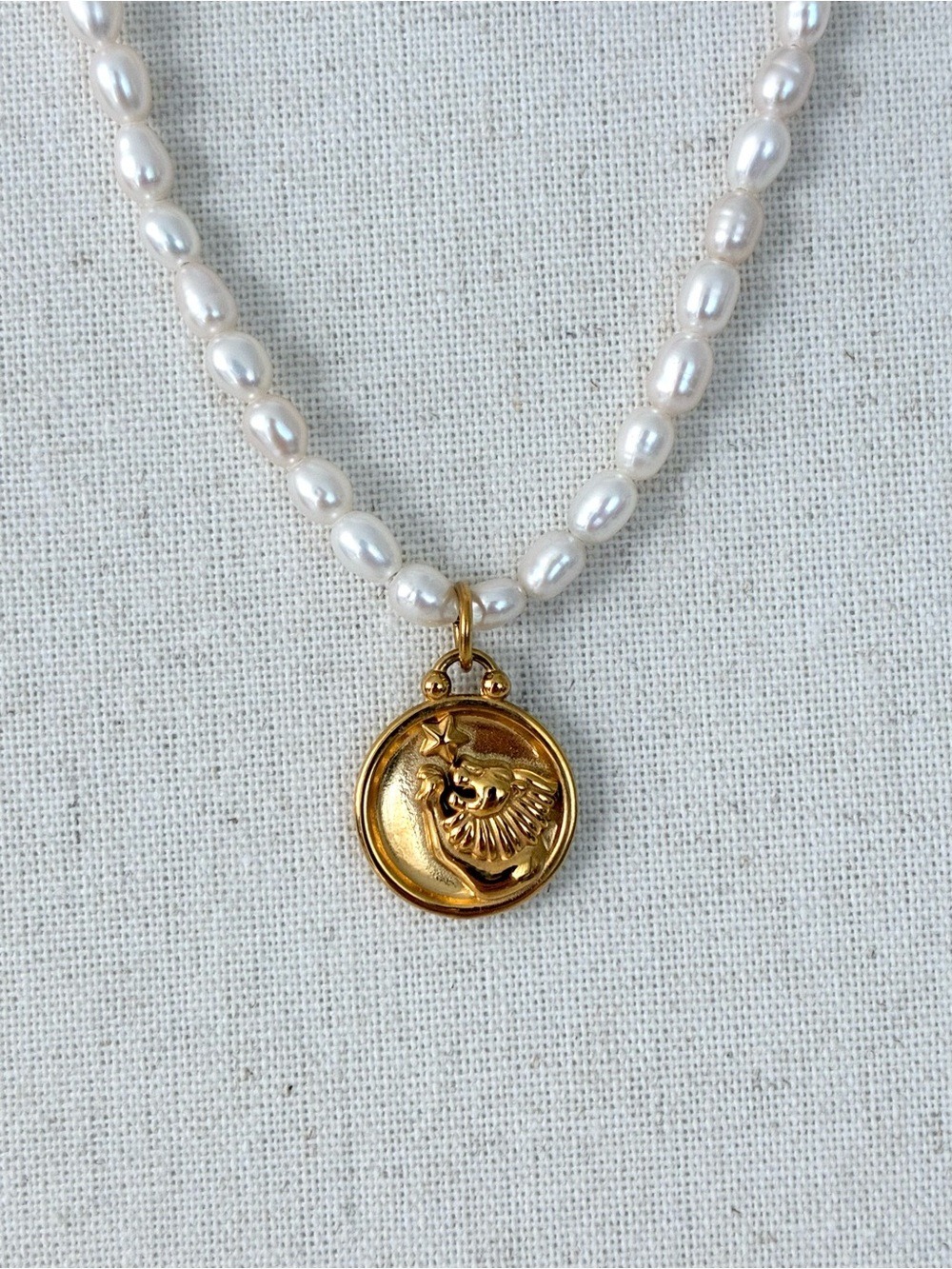 Freshwater Pearl Necklace | Leo Zodiac Pendant | Astrology Choker | 40+5cm